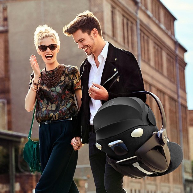 Cybex Cloud Q Capsule - Stardust Black